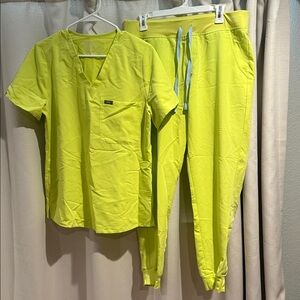Neon Lime Figs Scrub Set